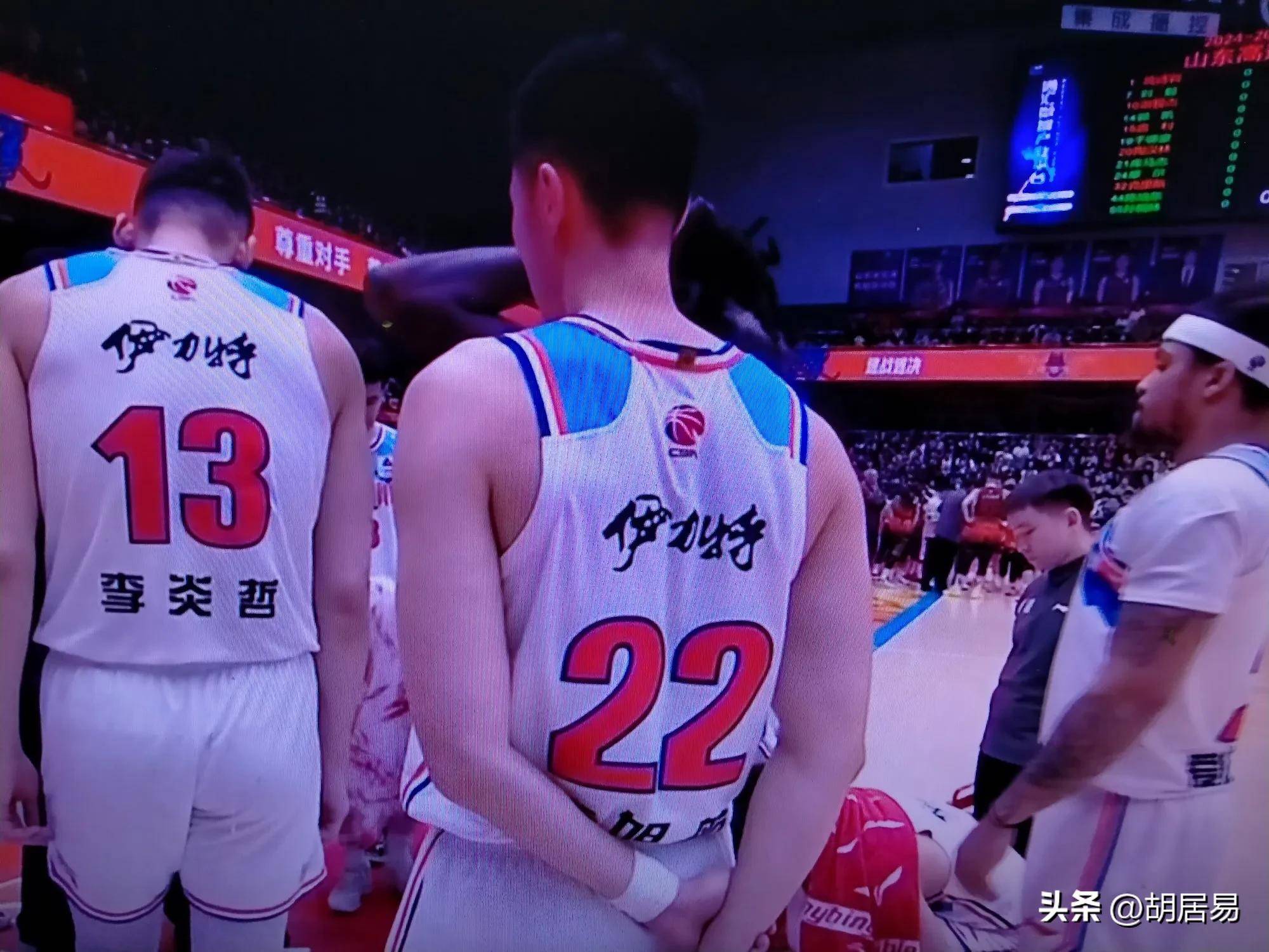 包含新疆男篮在主场击败对手，赛季开门红的词条