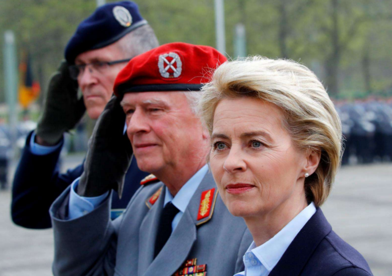 熊猫体育下载-德国俄罗斯队挣扎淘汰，实力对垒不相让