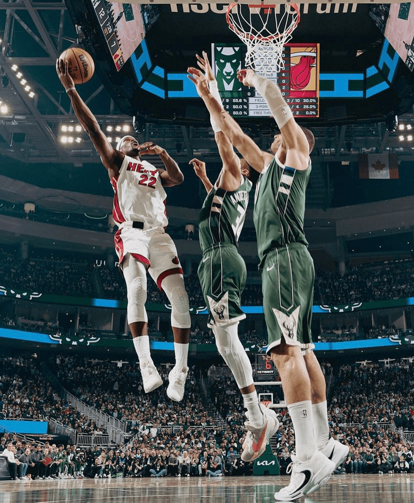 美洲篮球大赛加时赛激烈打响，生死悬殊