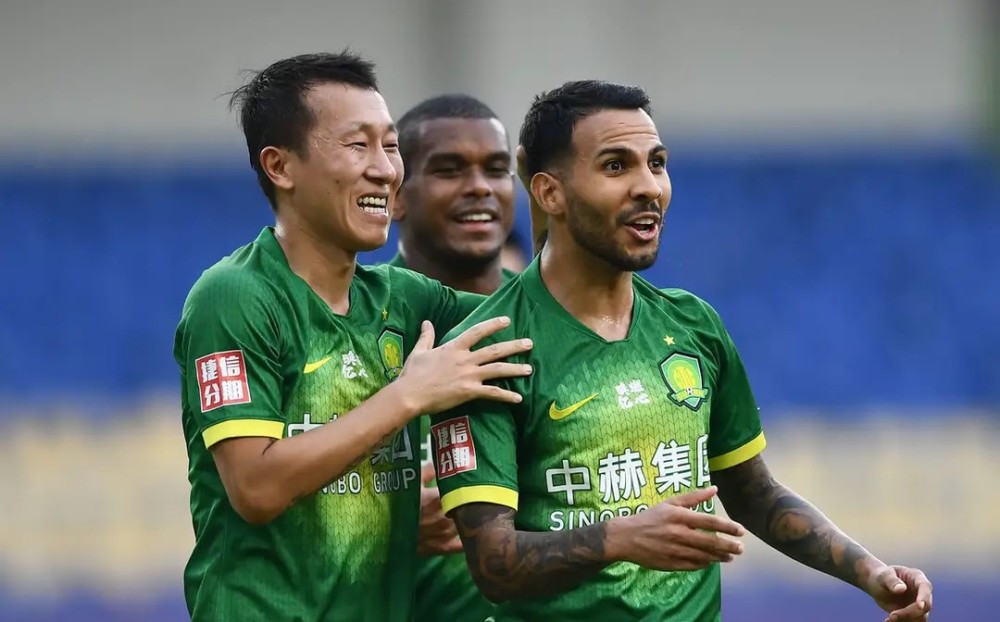 熊猫直播APP-新兴球队表现抢眼，成为黑马力量