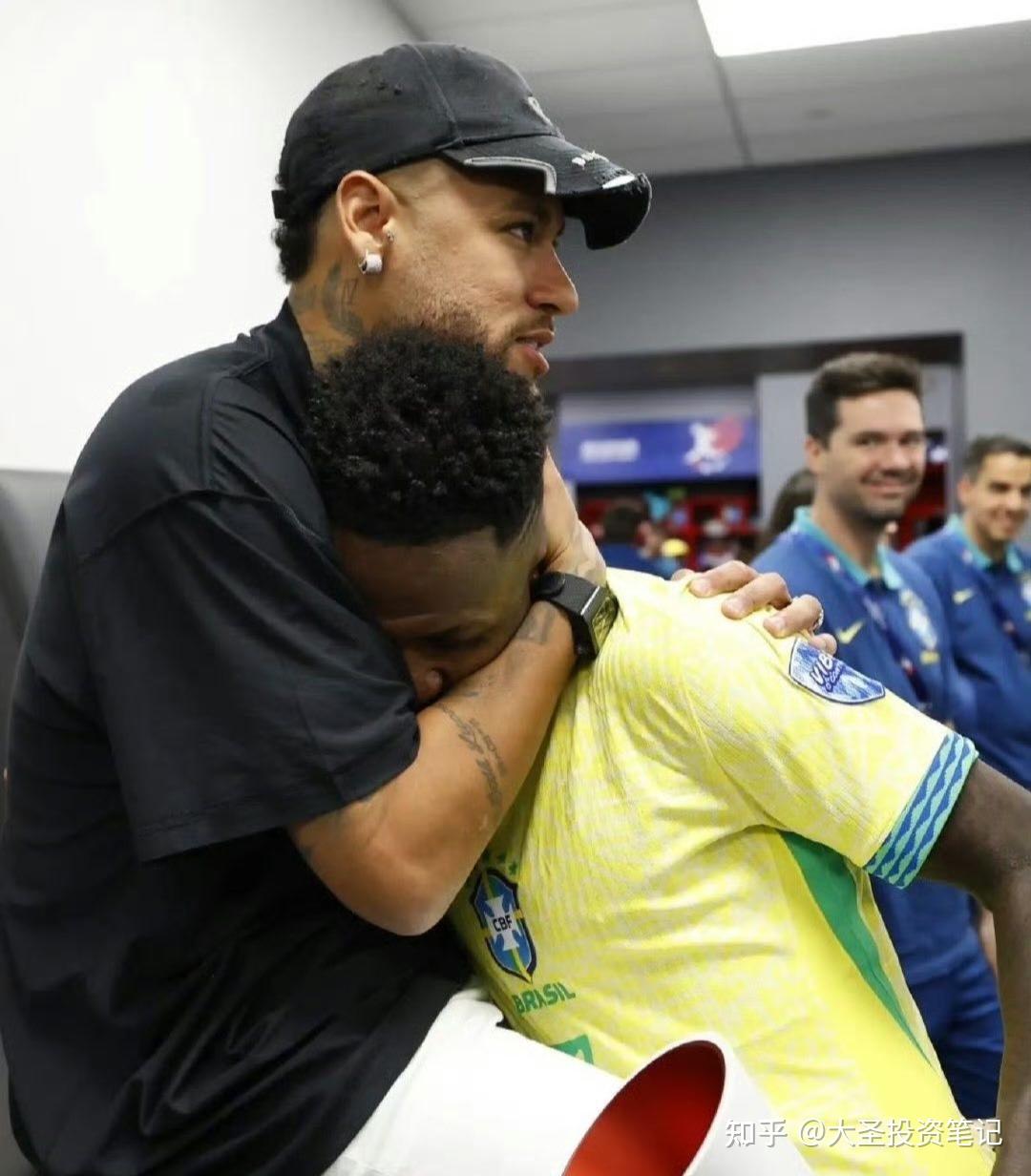 哥伦比亚前锋连续破门，助球队胜利的简单介绍